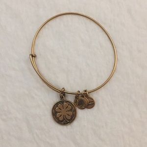 Alex and Ani Gold “Four Leaf Clover” Bracelet 🍀